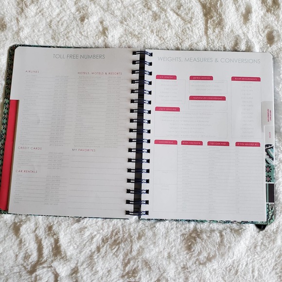 Vera Bradley 12 Months Non-Dated Planner - Picture 4 of 6